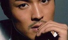 演员于小伟个人资料,从荧幕新星到实力派演员的成长之路